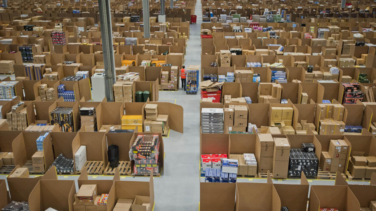 Amazon szuka 12 tys. "pomocników Św. Mikołaja". Związkowcy studzą emocje